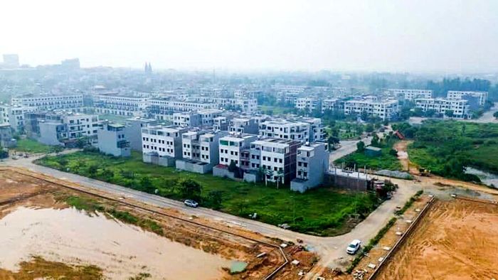 Đối với các dự án khu đô thị, khu nhà ở, khu dân cư, nhất là các dự án phát triển nhà ở xã hội, Phú Thọ yêu cầu ưu tiên bố trí quỹ đất và xác định các chỉ tiêu quy hoạch phù hợp, bảo đảm sử dụng đất tiết kiệm, hiệu quả, đồng bộ với quy mô dân số và khả năng đáp ứng của hệ thống hạ tầng.