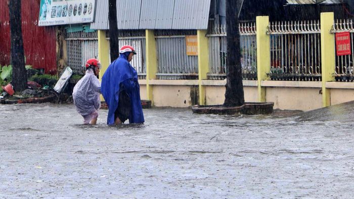Ông Huỳnh Minh Nhân, Giám đốc Đài Khí tượng Thủy văn tỉnh Cà Mau cho biết, trong sáng 23/9 qua theo dõi ảnh mây vệ tinh cho thấy mây đối lưu đang phát triển trên vùng biển tỉnh Cà Mau đang có xu hướng phát triển thêm và di chuyển theo hướng Tây Tây Nam.