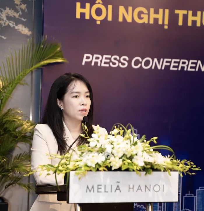 Bà Hoàng Hải Anh - Phó Chủ tịch kiêm Tổng Thư ký VASB chia sẻ tại buổi họp báo. Ảnh: VBMA.