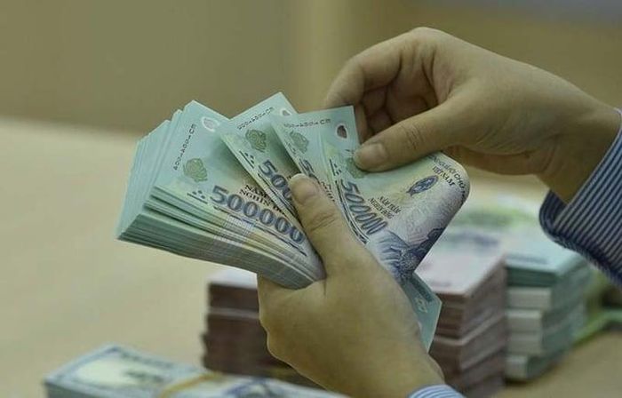 Tài khoản tăng kỷ lục, tiền gửi giảm gần 130.000 tỷ đồng.