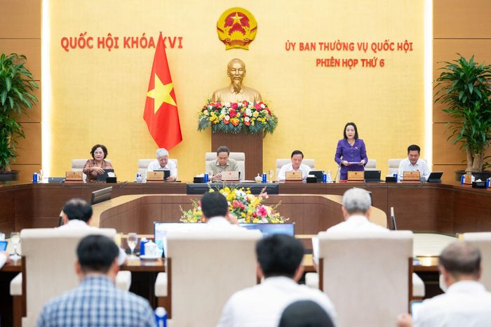 Phó Chủ tịch Quốc hội Nguyễn Thị Thanh điều hành nội dung phiên họp