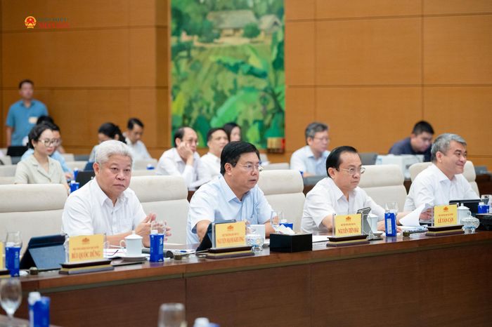 Các đại biểu tham dự phiên họp