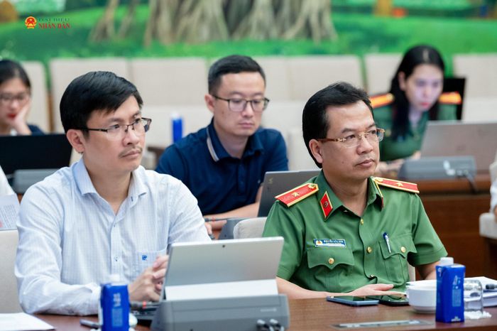 Các đại biểu dự phiên họp