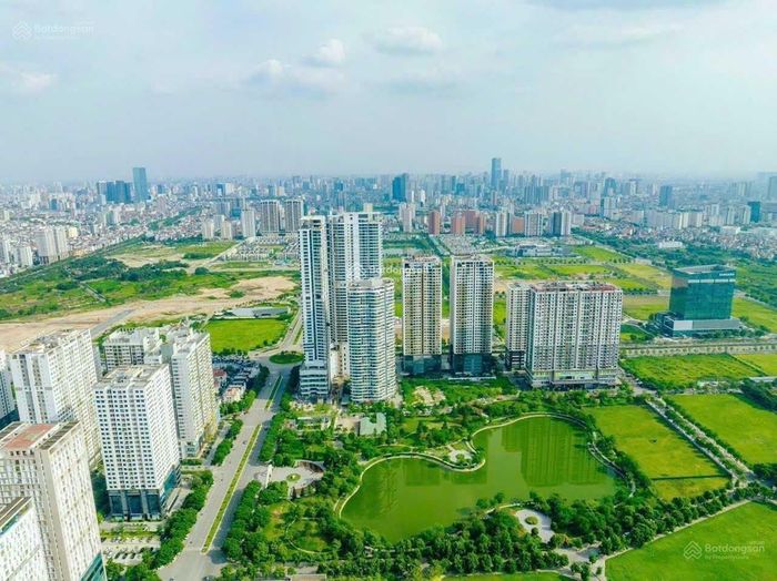 Khu ngoại giao đoàn nằm trong khu vực có nhiều khoảng xanh, hồ điều hòa. Ảnh: Batdongsan.com.vn