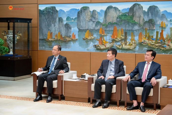 Các đại biểu tham dự cuộc tiếp
