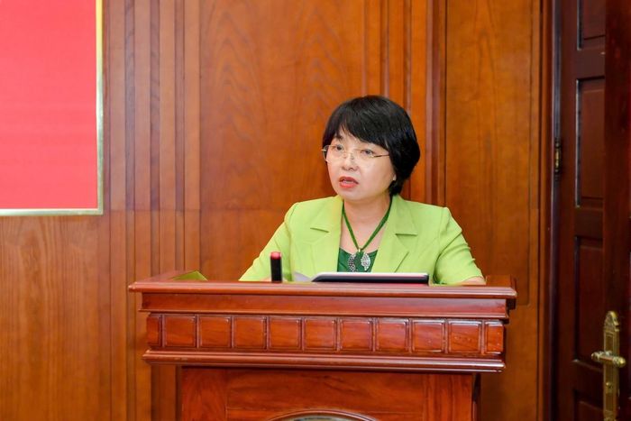 Đồng chí Lê Thị Mai Hương, Phó Bí thư chuyên trách Đảng ủy NHNN phát biểu tiếp thu tại Hội nghị