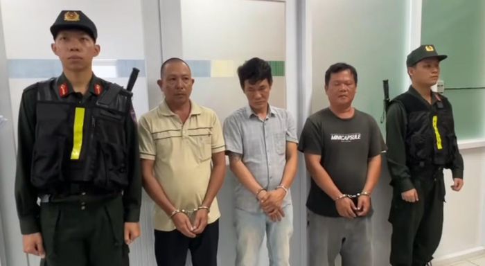 Các bị can bị khởi tố về tội “Sản xuất hàng giả” và “Buôn bán hàng giả”.