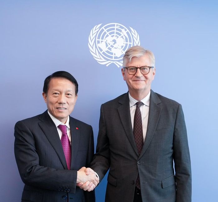 Bộ trưởng Lương Tam Quang và Phó Tổng Thư ký LHQ phụ trách về gìn giữ hoà bình Jean-Pierre Lacroix.