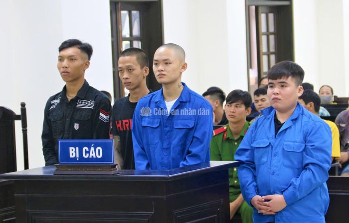 Các bị cáo tại tòa.