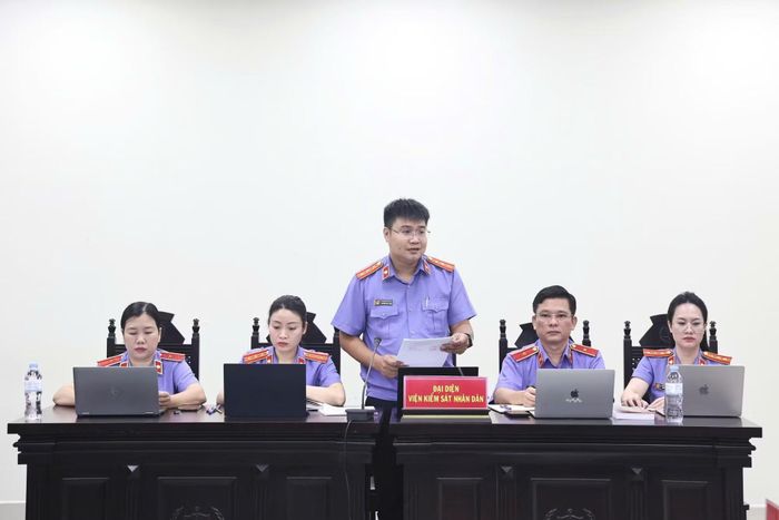 Đại diện Viện kiểm sát thực hành quyền công tố tại phiên tòa.