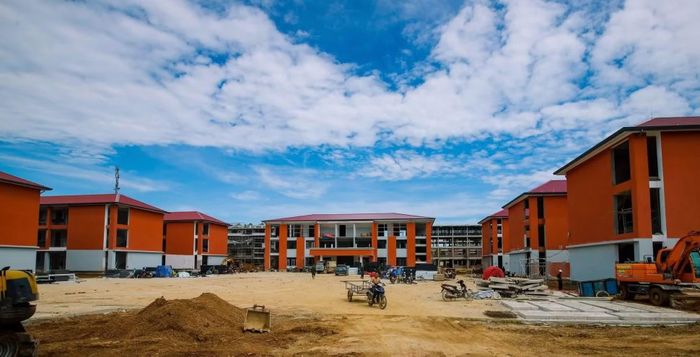Trường phổ thông nội trú liên cấp Tiểu học và THCS Anh Sơn ở tỉnh Nghệ An (thời điểm đang gấp rút hoàn thiện).