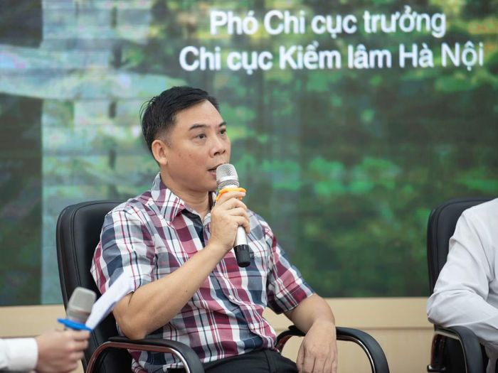 Ông Bùi Huy Khôi, Phó Chi cục trưởng Chi cục Kiểm lâm Hà Nội chia sẻ tại toạ đàm.