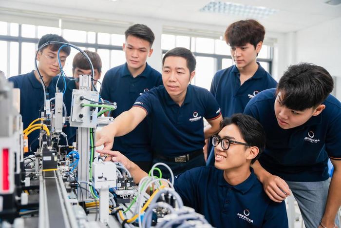 Năm 2026, mức cao nhất 24,35 điểm áp dụng đối với 3 nhóm ngành-Khoa học vật chất; Kỹ thuật điện, điện tử và viễn thông; Vật lý kỹ thuật. (Ảnh: MOET)