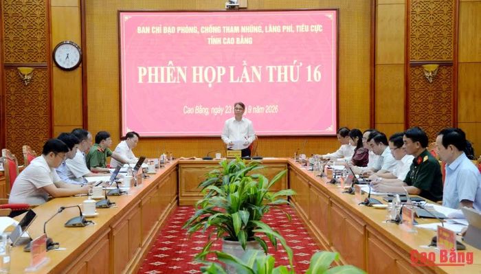Bí thư Tỉnh ủy, Chủ tịch HĐND tỉnh Phan Thăng An kết luận cuộc họp. 