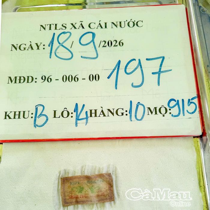 Những di vật còn lại sau nhiều năm nằm dưới lòng đất là những dấu tích quý giá, góp phần phục vụ công tác xác minh, tìm kiếm thông tin về liệt sĩ.