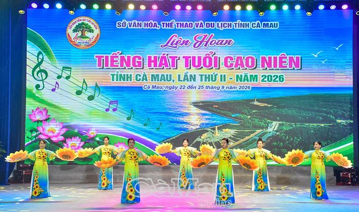 Tiết mục múa “Mùa xuân trên quê hương” của Câu lạc bộ Văn nghệ Đất Mũi.