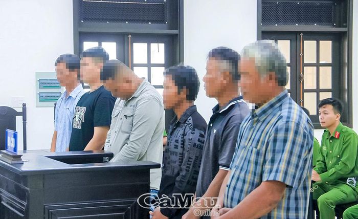 Các bị cáo tại phiên toà