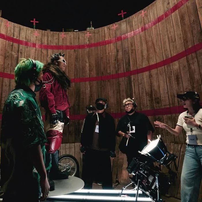 Bối cảnh trong MV "Come my way".