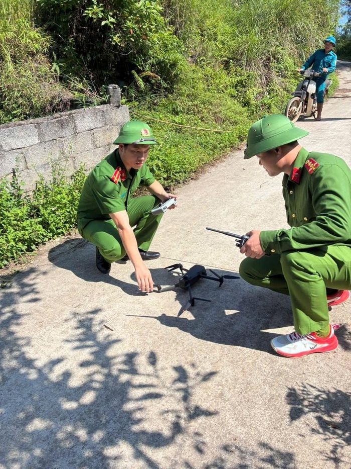 Dùng Flaycam tìm kiếm nạn nhân. Ảnh: CA tỉnh Lạng Sơn.
