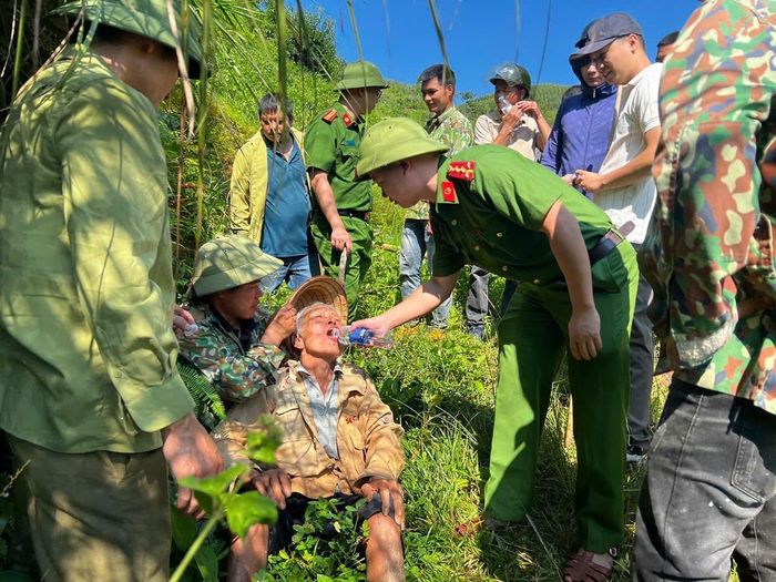Ông Dùng được tìm thấy cách nơi bị lạc 5 km. Ảnh: CA tỉnh Lạng Sơn.↵
