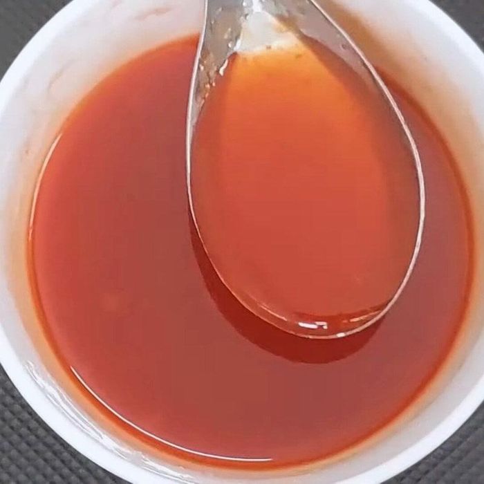 Phần quyết định hương vị của món ăn chính là nước sốt.