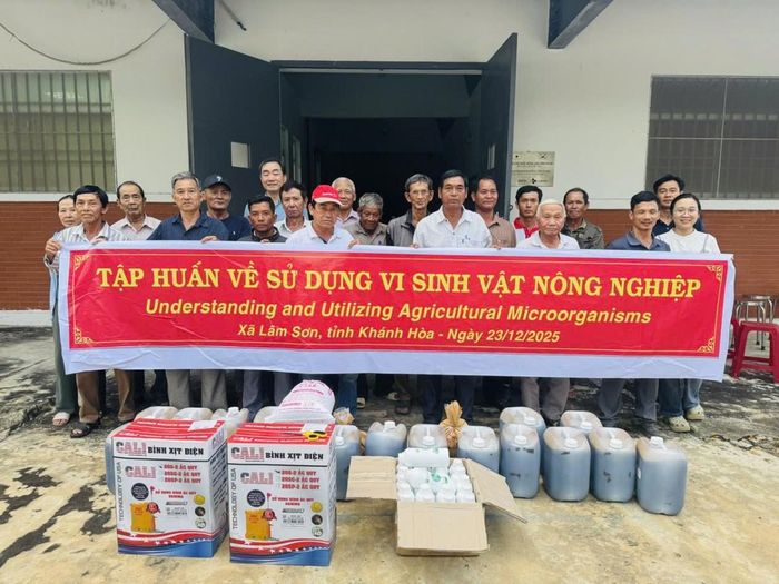 Tập huấn về sử dụng vi sinh vật nông nghiệp ngày 23/12/2025.