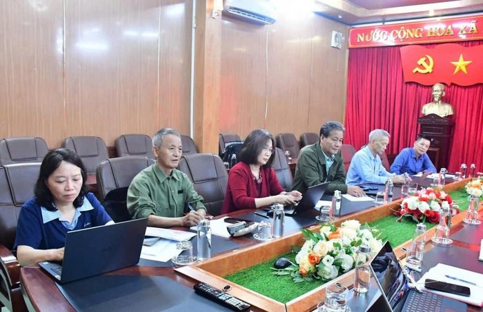Các nhóm chuyên gia tư vấn trao đổi, khảo sát thực tế và làm rõ thêm những khó khăn, nhu cầu của địa phương trong quản lý hóa chất nông nghiệp