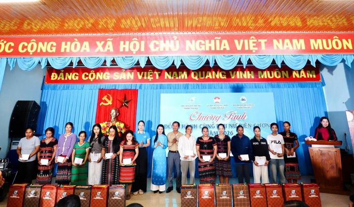 Đằng sau mỗi phần quà, mỗi mô hình sinh kế là thông điệp: không để phụ nữ khó khăn bị bỏ lại phía sau.