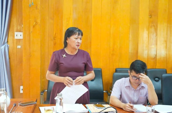 Bà Đặng Thị Thanh Nhung Phó Chủ tịch UBND xã Ea Súp phát biểu.