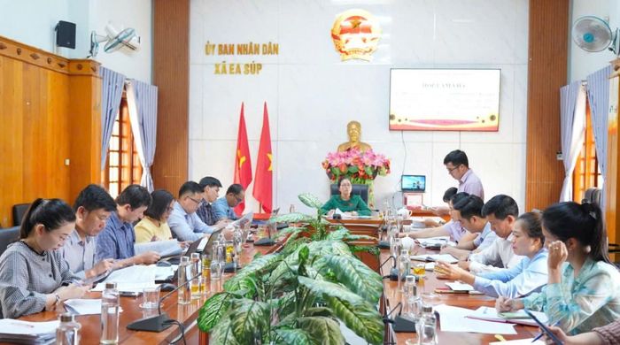 Quang cảnh buổi làm việc.