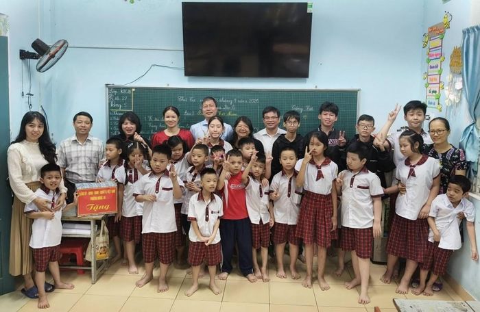 Sáng 23/9/2026, lãnh đạo phường Hương An, Tp. Huế đã đến thăm, tặng quà Trung thu cho trẻ em khuyết tật, trẻ em có hoàn cảnh đặc biệt trên địa bàn.