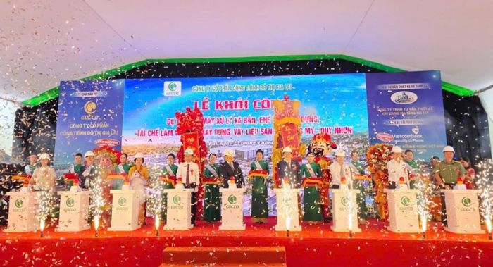 Nghi thức khởi công dự án.