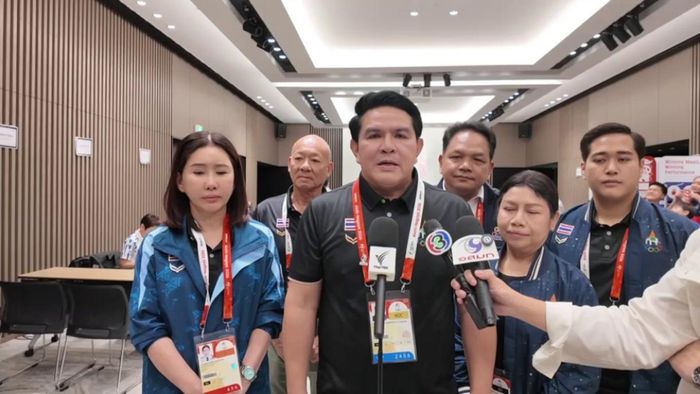 Bộ trưởng Du lịch và Thể thao Surasak Panjaroenworaku lên tiếng về trường hợp của Pitchamon Opatniputh