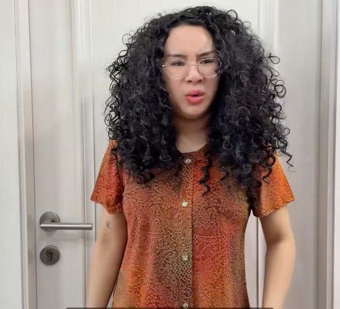 Hình ảnh nữ TikToker trong series “Mẹ chồng hiện đại, con dâu phong kiến”. (Ảnh chụp màn hình)