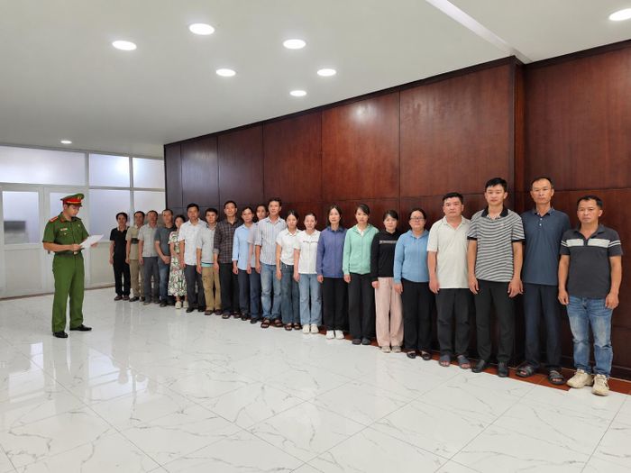 Công an TP.HCM khởi tố 37 bị can trong đường dây mua bán trái phép hóa đơn quy mô lớn. (Ảnh: Công an TP.HCM)
