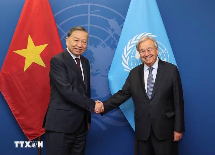 Tổng Bí thư, Chủ tịch nước Tô Lâm gặp Tổng Thư ký Liên hợp quốc António Guterres. (Ảnh: Thống Nhất/TTXVN)
