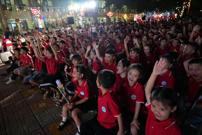 Các em nhỏ hào hứng tham dự chương trình. Ảnh: Ngân Nguyễn