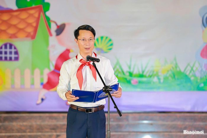 Phát biểu tại Đêm hội, Phó Chủ tịch UBND phường Ngọc Hà Nguyễn Văn Hưng chia sẻ: “Mỗi hoạt động, mỗi món quà và những giây phút vui chơi, giao lưu trong đêm hội là tình cảm dành cho các cháu, mong muốn mang đến cho các cháu một mùa Trung thu vui tươi, ý nghĩa”.