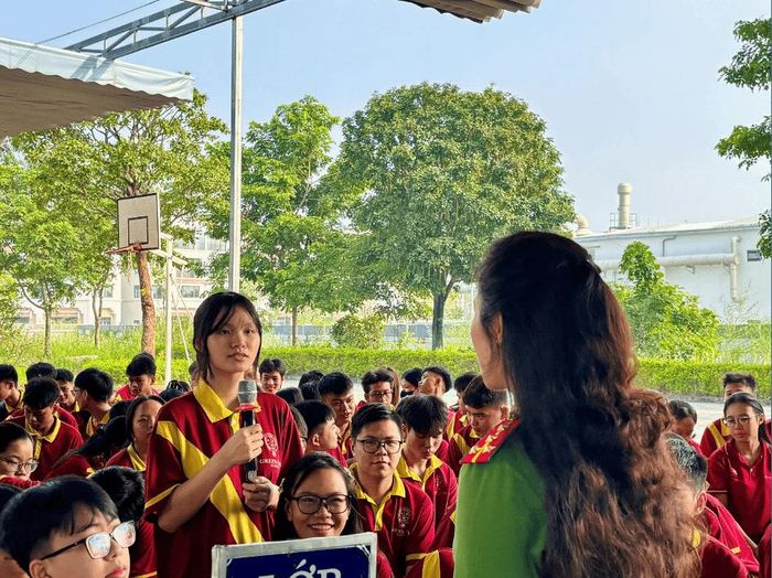 Chương trình phổ biến Luật An ninh mạng tại xã Ô Diên. Ảnh: TN