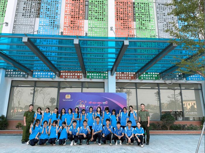 Các học sinh tham gia chương trình Tiết học GenZ tại xã Trung Giã. Ảnh: TN