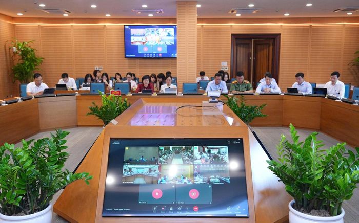 Thứ trưởng Bộ Tài chính Trần Quốc Phương chủ trì cuộc họp trực tuyến với các tỉnh, thành phố trực thuộc trung ương. Ảnh: Viết Thành
