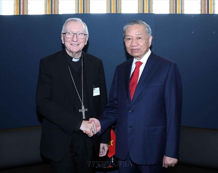 Tổng Bí thư, Chủ tịch nước Tô Lâm gặp Thủ tướng Toà thánh Vatican, Hồng y Pietro Parolin. Ảnh: TTXVN