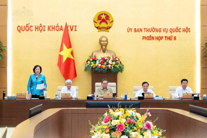 Phó Chủ tịch Quốc hội Nguyễn Thị Hồng điều hành nội dung phiên họp. Ảnh: media.quochoi.vn