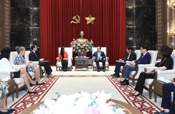 Quang cảnh buổi làm việc. Ảnh: Quang Thái