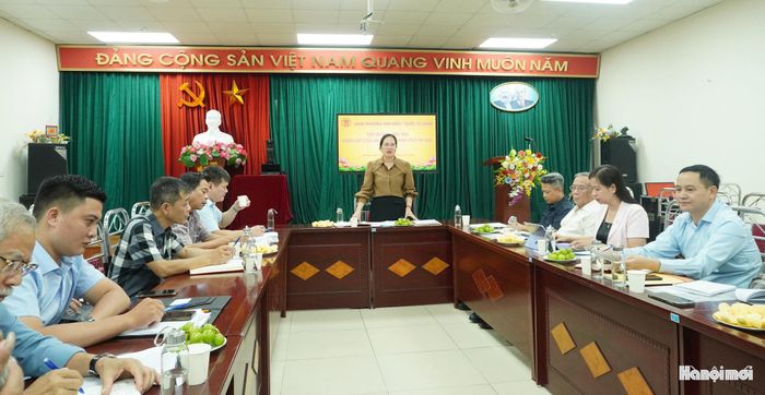 Phó Chủ tịch Ủy ban MTTQ Việt Nam thành phố Hà Nội Nguyễn Thị Thu Huyền phát biểu tại buổi làm việc. Ảnh: Lê Dung