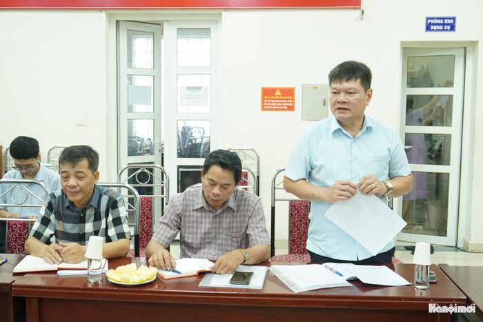 Phó Chủ tịch UBND phường Văn Miếu - Quốc Tử Giám Vũ Đức Tuyên phát biểu. Ảnh: Lê Dung