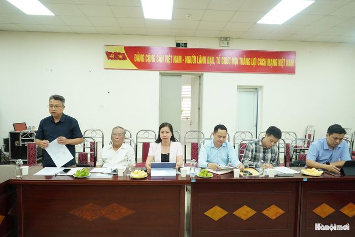 Các thành viên Đoàn giám sát. Ảnh: Lê Dung