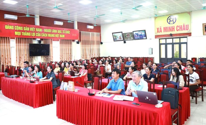 Nội dung của buổi bồi dưỡng tập trung vào việc định hướng những con đường học tập cho học sinh sau khi tốt nghiệp THCS. Ảnh: CTV
