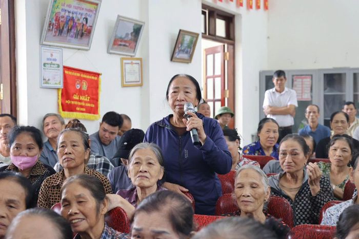 Người dân xã Thiên Lộc nêu ý kiến. Ảnh: PV
