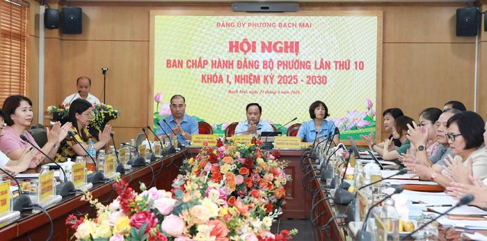 Hội nghị Ban Chấp hành Đảng bộ phường Bạch Mai lần thứ 10, khóa I, nhiệm kỳ 2025-2030. Ảnh: Linh Chi